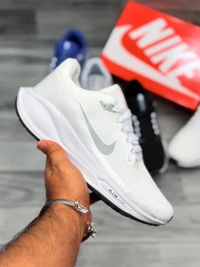 Step into Comfort with Danzair’s Air Zoom Pegasus 36 White Running Shoes.