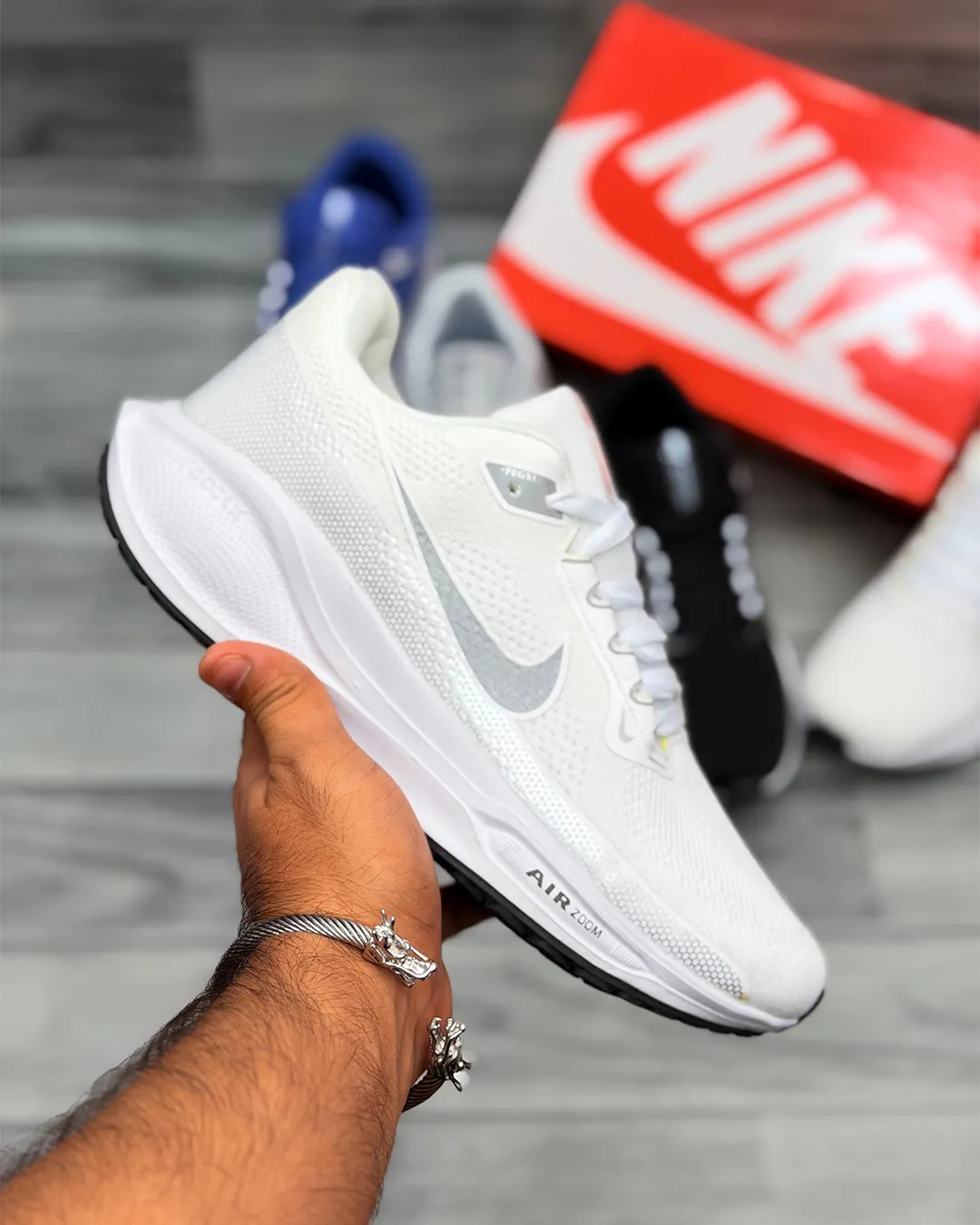 Step into Comfort with Danzair’s Air Zoom Pegasus 36 White Running Shoes.